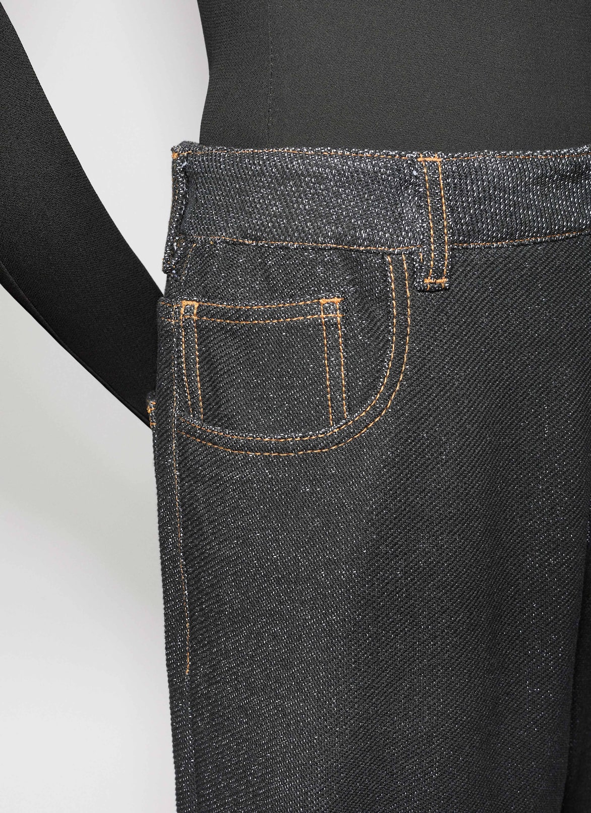 DENIM KNIT LOOSE PANTS ALAÏA BLACK/WHITE DENIM KNIT LOOSE PANTS